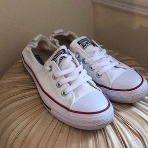 women’s size 7 stretchy back converse